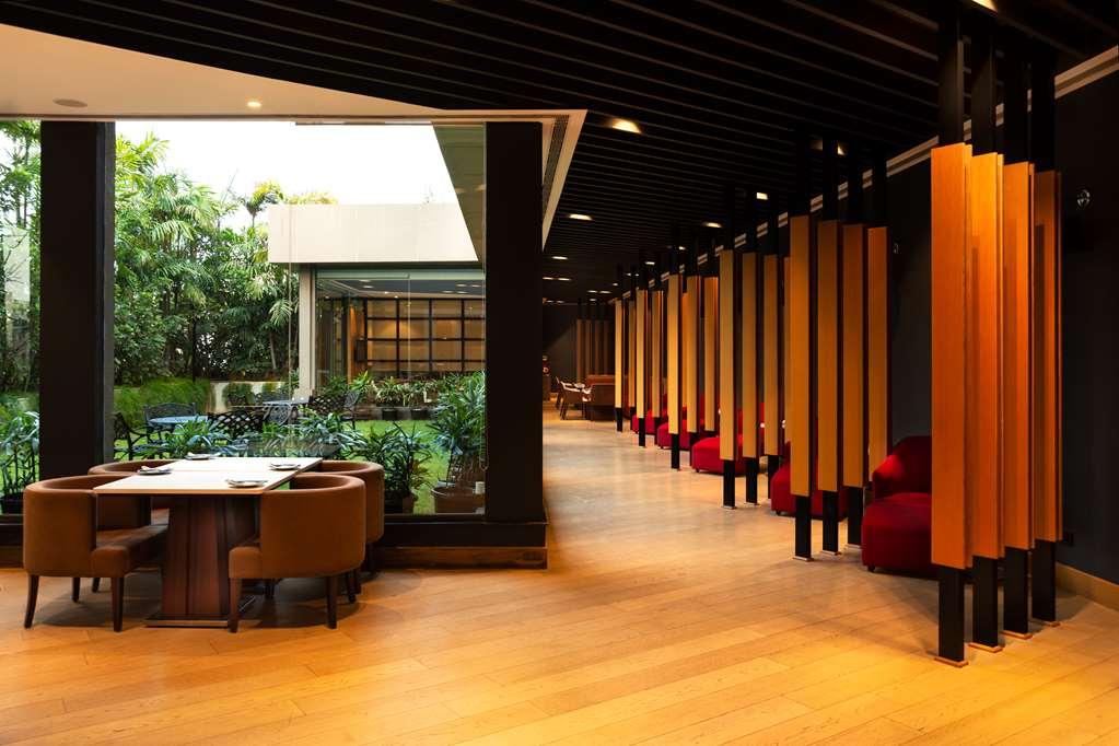 Radisson Blu Bengaluru Outer Ring Road Hotel Restaurant photo
